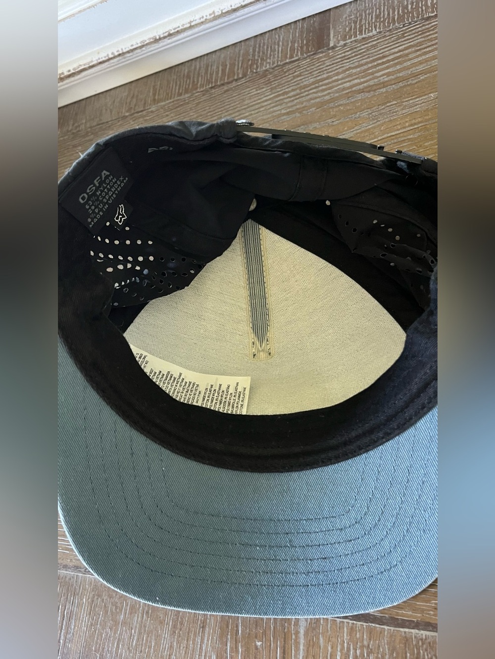 FOX SnapBack hat - Picture 4 of 4